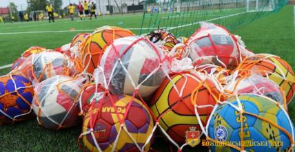 У Рожищі відкрили сучасне футбольне поле зі штучним покриттям. ФОТО, ВІДЕО